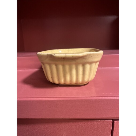 VINTAGE 1983 Pfaltzgraff 16 Ounce Casserole Baking Dish Floral Butter Yellow - Picture 4 of 6